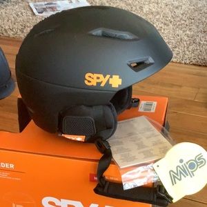 SPY snow helmet